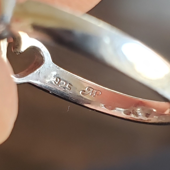 4 hearts sterling silver ring. Size 7 - Picture 2 of 4